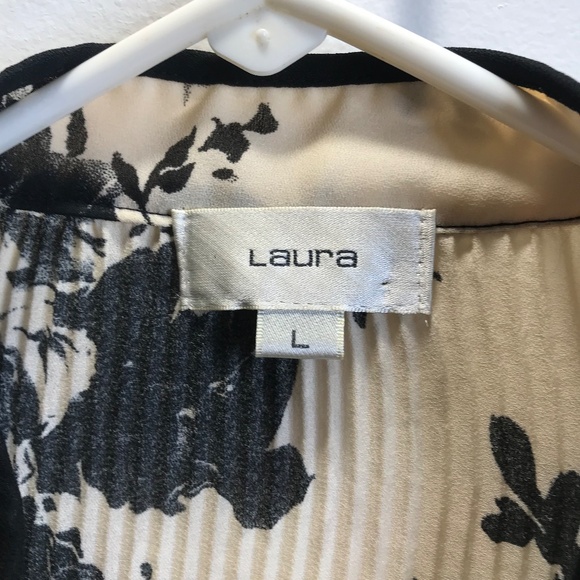 Women's Pleated Black and Beige Polyester Floral Blouse Large - Picture 8 of 12